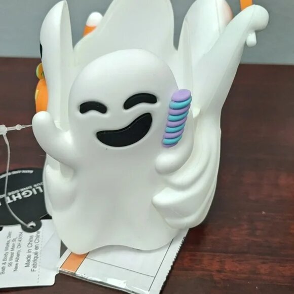 Bath & Body Works Light Up GHOST Soap Buddy Holder + Hand Soap - Picture 5 of 7